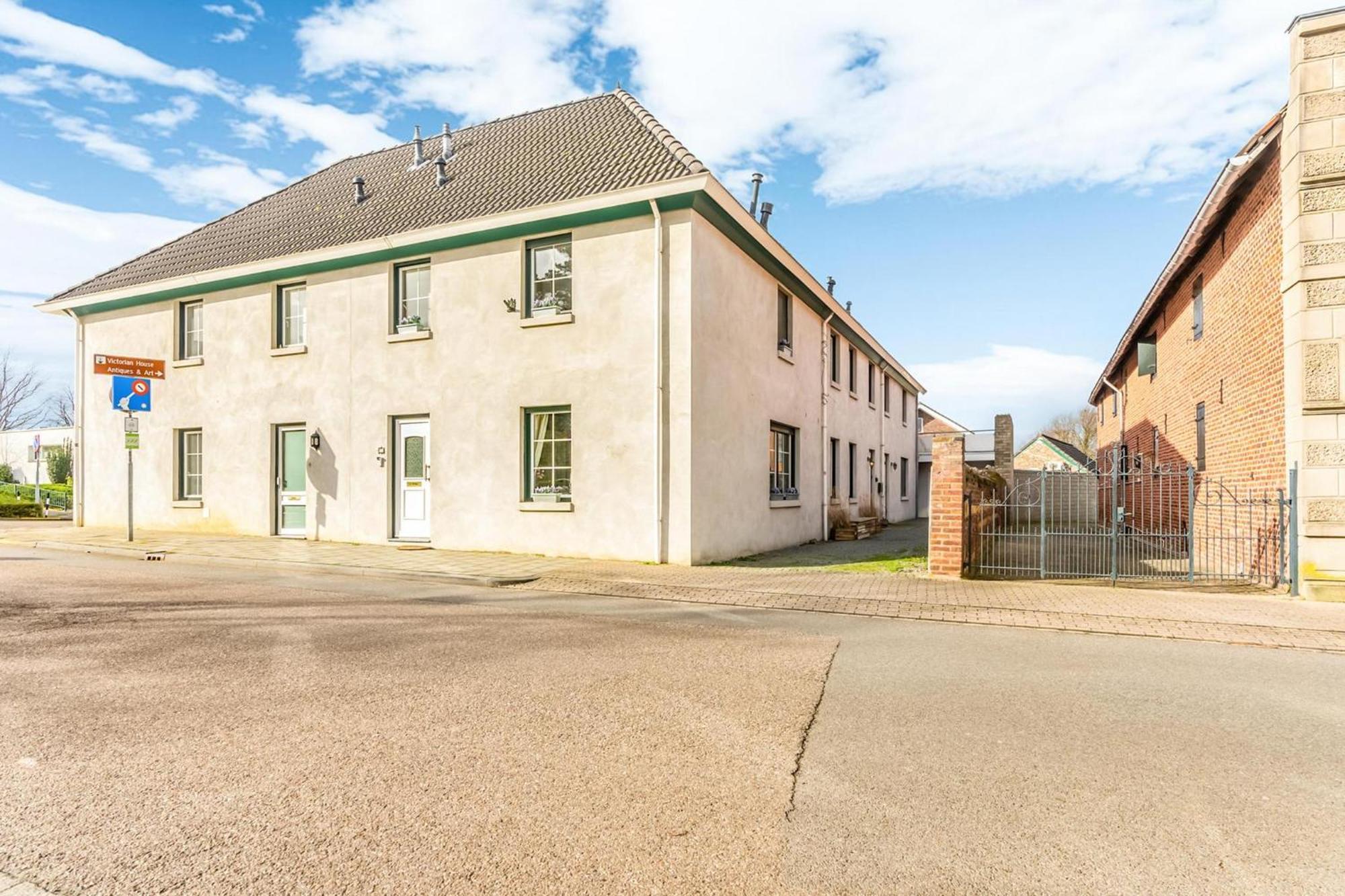 Wieler Wellness Huuske With Private Sauna * Spaubeek