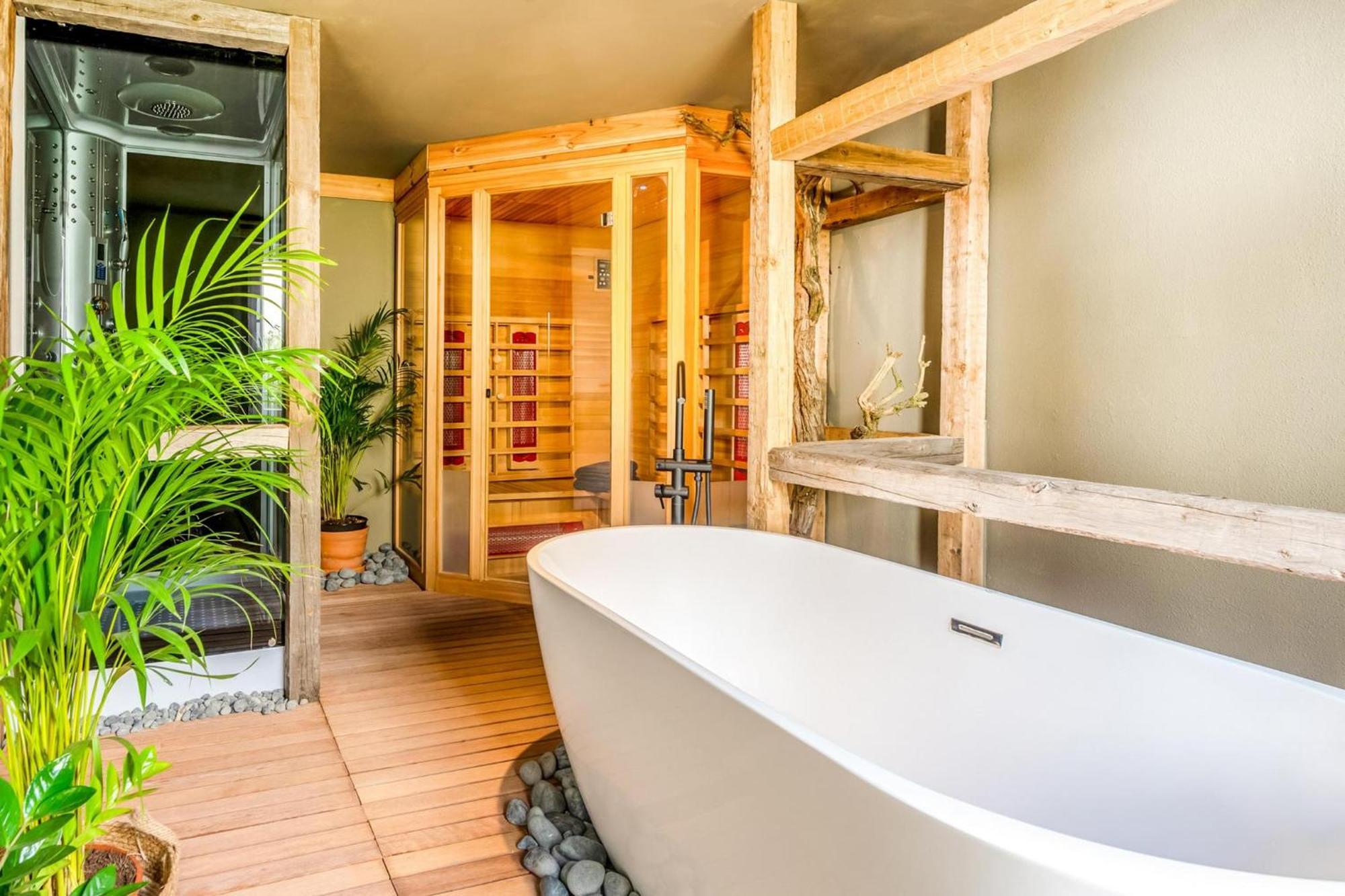 Wieler Wellness Huuske With Private Sauna * Spaubeek